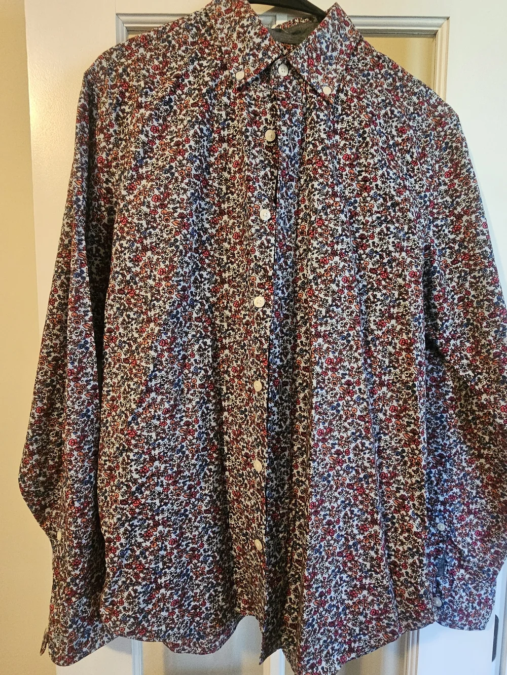 Men’s Floral Print Long Sleeve Button-Down Shirt